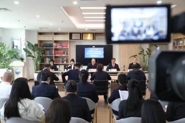 八戒策略 外卖骑手以公司未缴社保为由提出辞职并主张补偿金，获仲裁支持